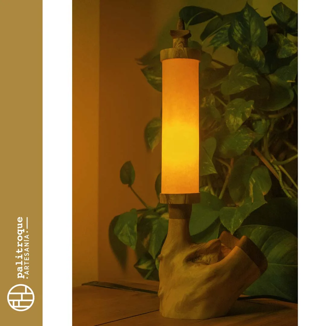 Lámpara Artesanal Nepalus - Palitroque Artesanía - Iluminada