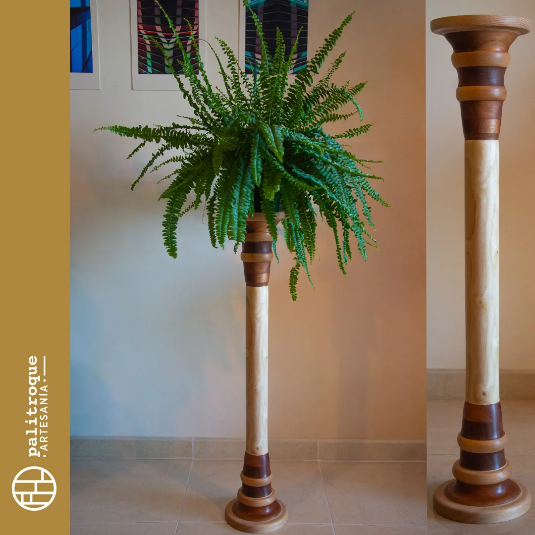 Pedestal Artesanal Stylos - Palitroque Artesanía - Con Planta